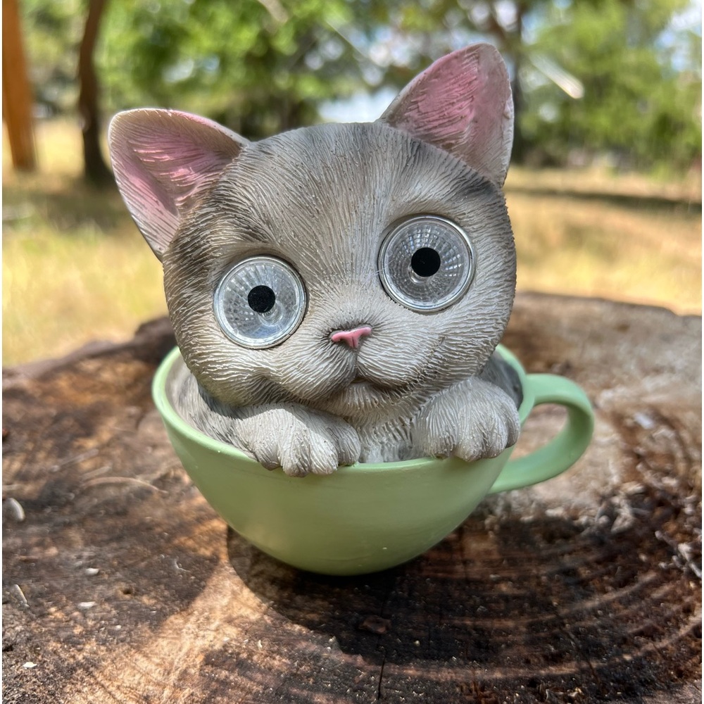 Cat in Cup Solar Garden
Decorations Figurine